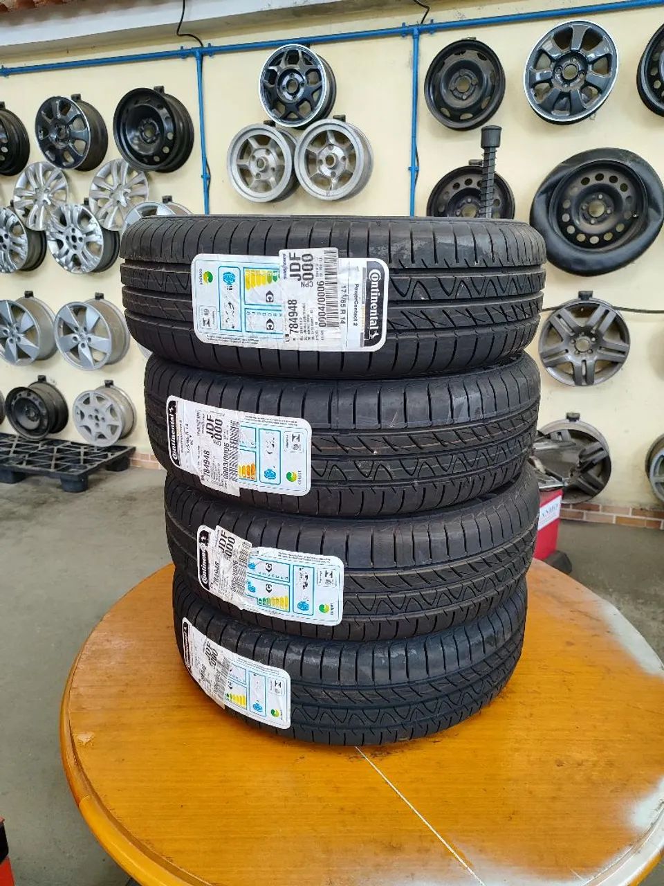 Venda de Pneus Novos 