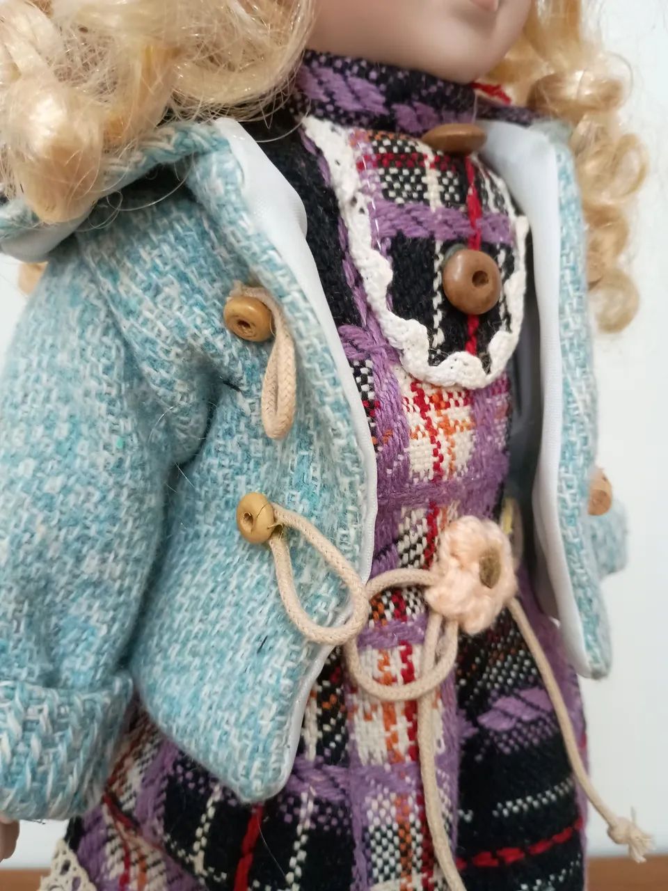 Linda boneca em porcelana  - Foto 4