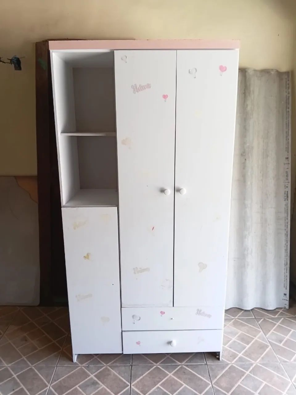 Guarda roupas de solteiro 