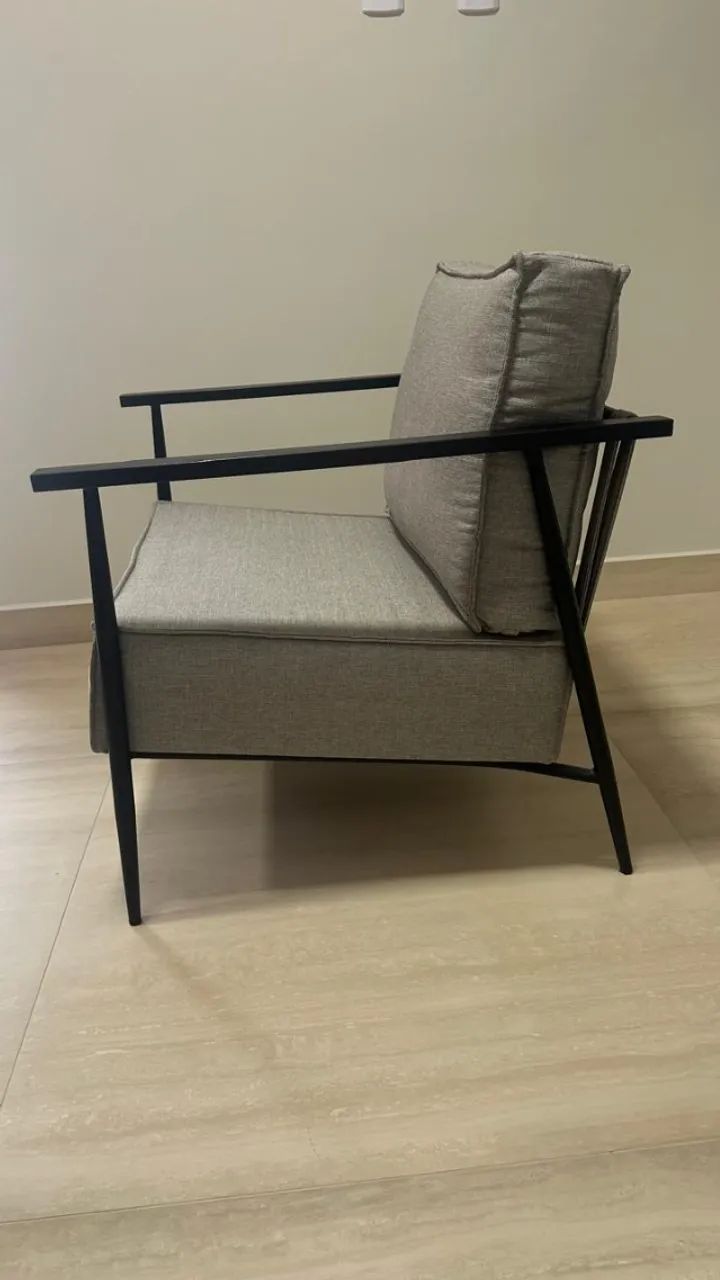 Poltrona Estilo Industrial - Ferro Preto e Tecido Cinza (Estado de Nova) - Foto 3