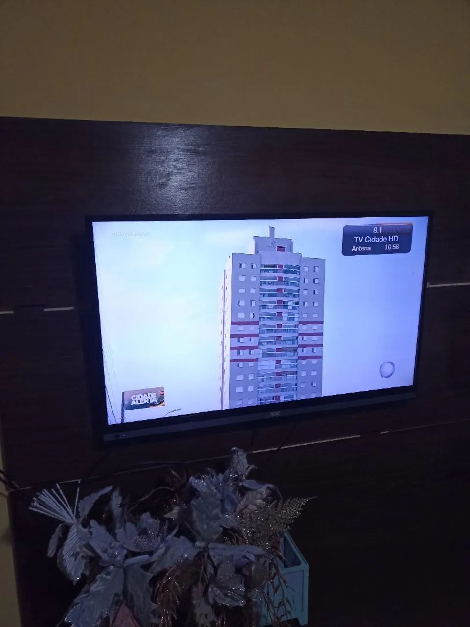 Televisão AOC 42 polegadas <br>Funciona normal <br>Retirada na Parangaba * - Foto 2