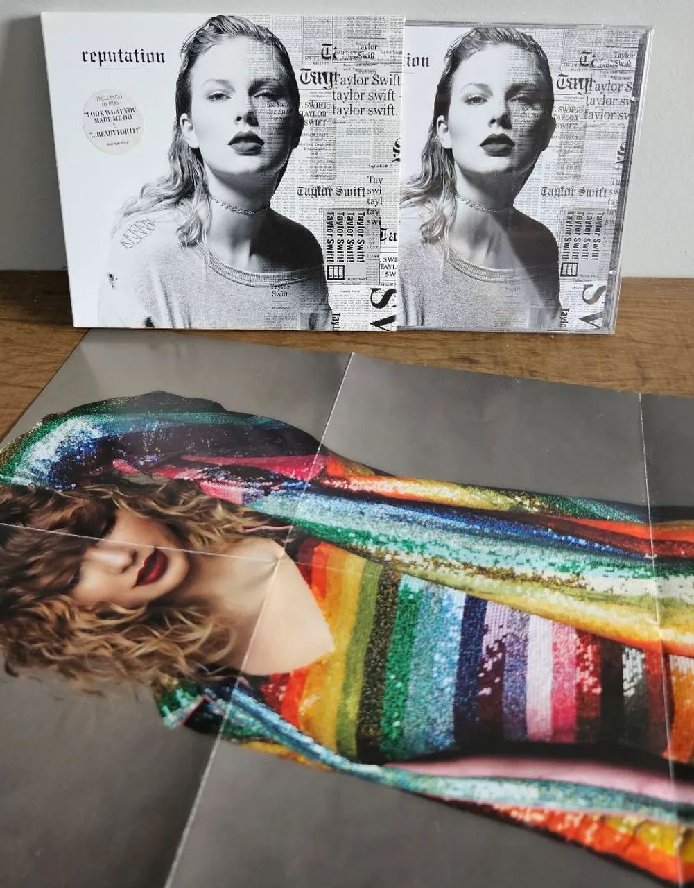 CD reputation- Taylor Swift (com pôster)