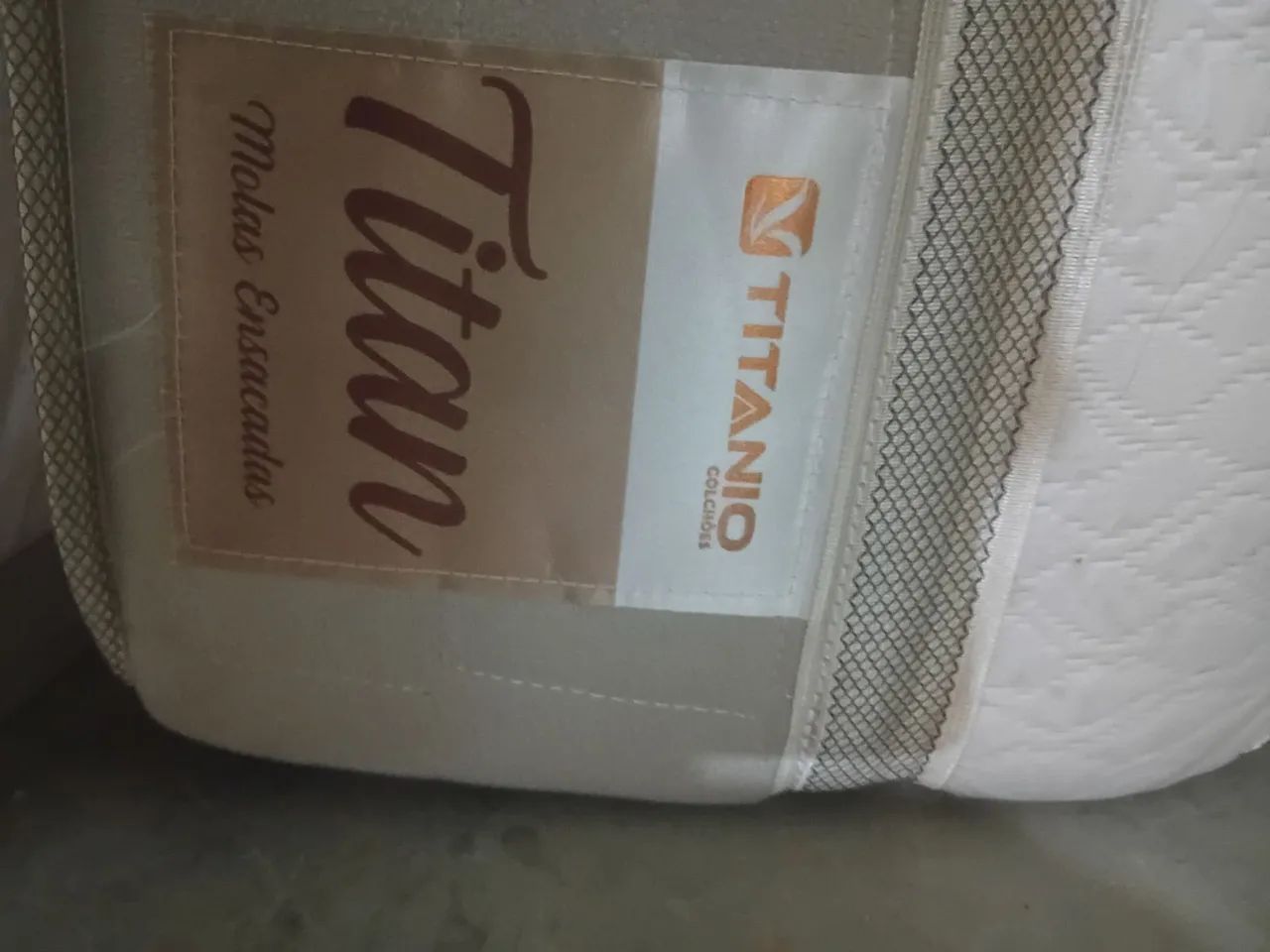 Caixa de som, base + colchão e sofá retrátil.  - Foto 5