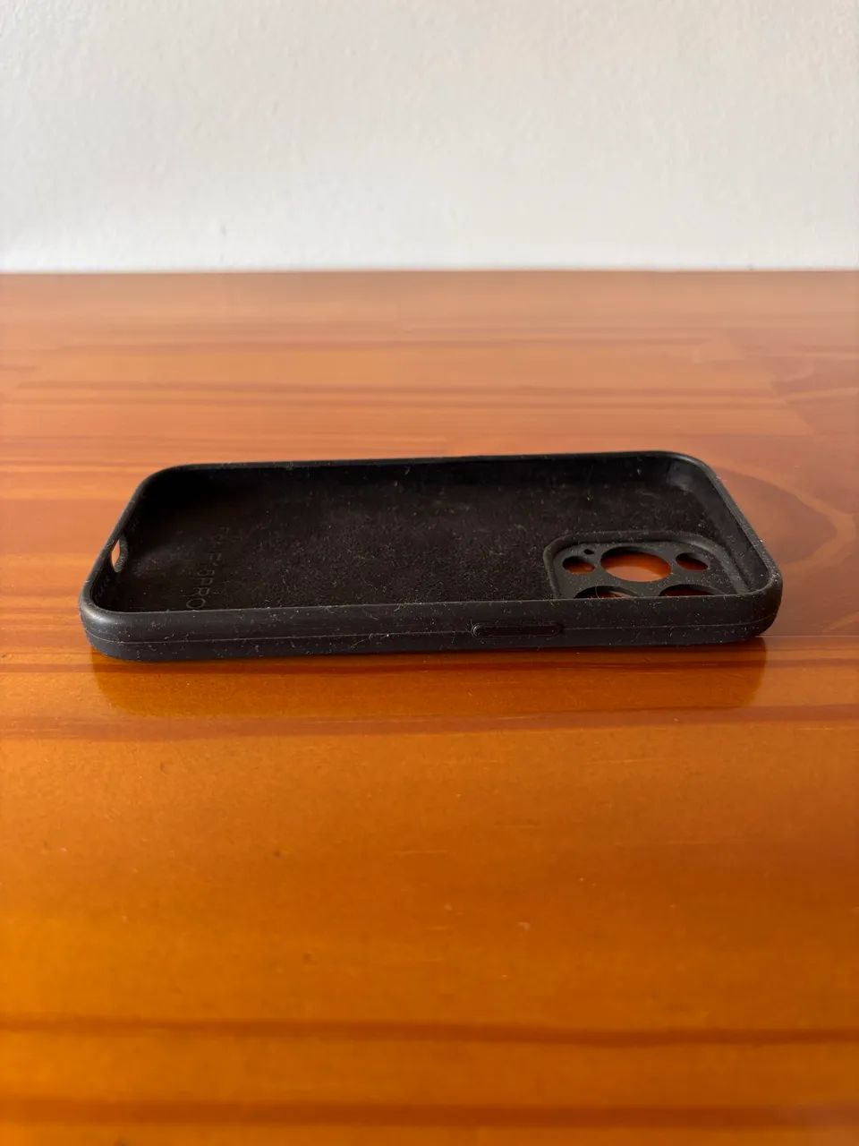 Capa Silicone Preta para iPhone 15 Pro - Foto 5