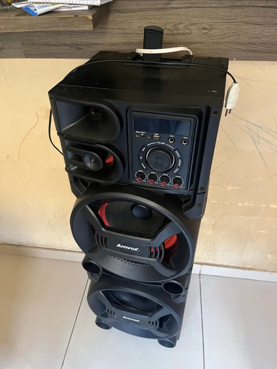 Caixa de som amvox titan 
