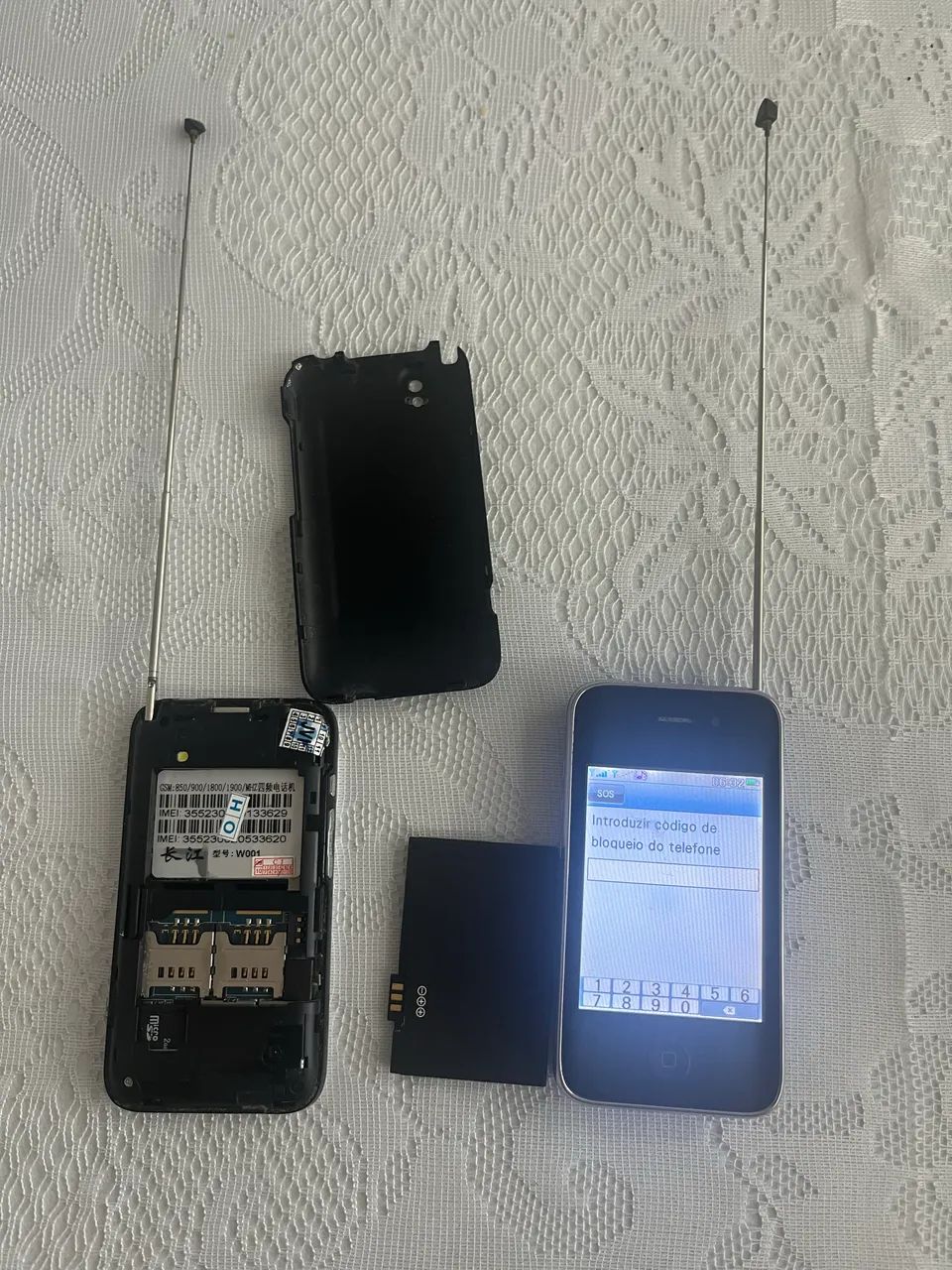 Celular chinês antigo.