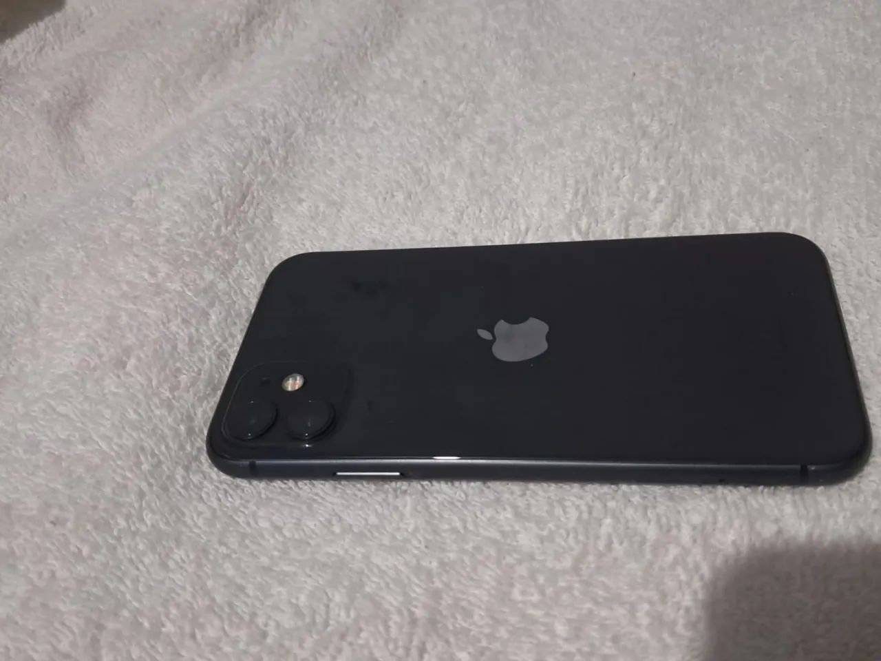 iPhone 11 - 
