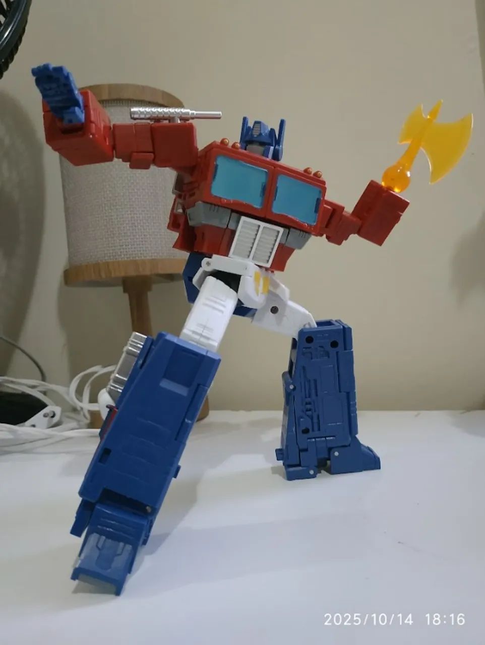 TRANSFORMERS LIDER OPTIMUS PRIME BOOTLEG - Foto 3