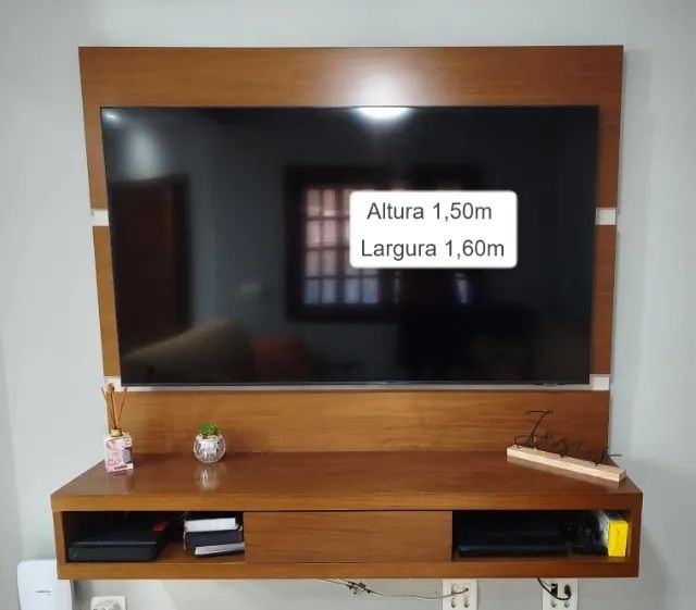 Painel de TV em madeira 