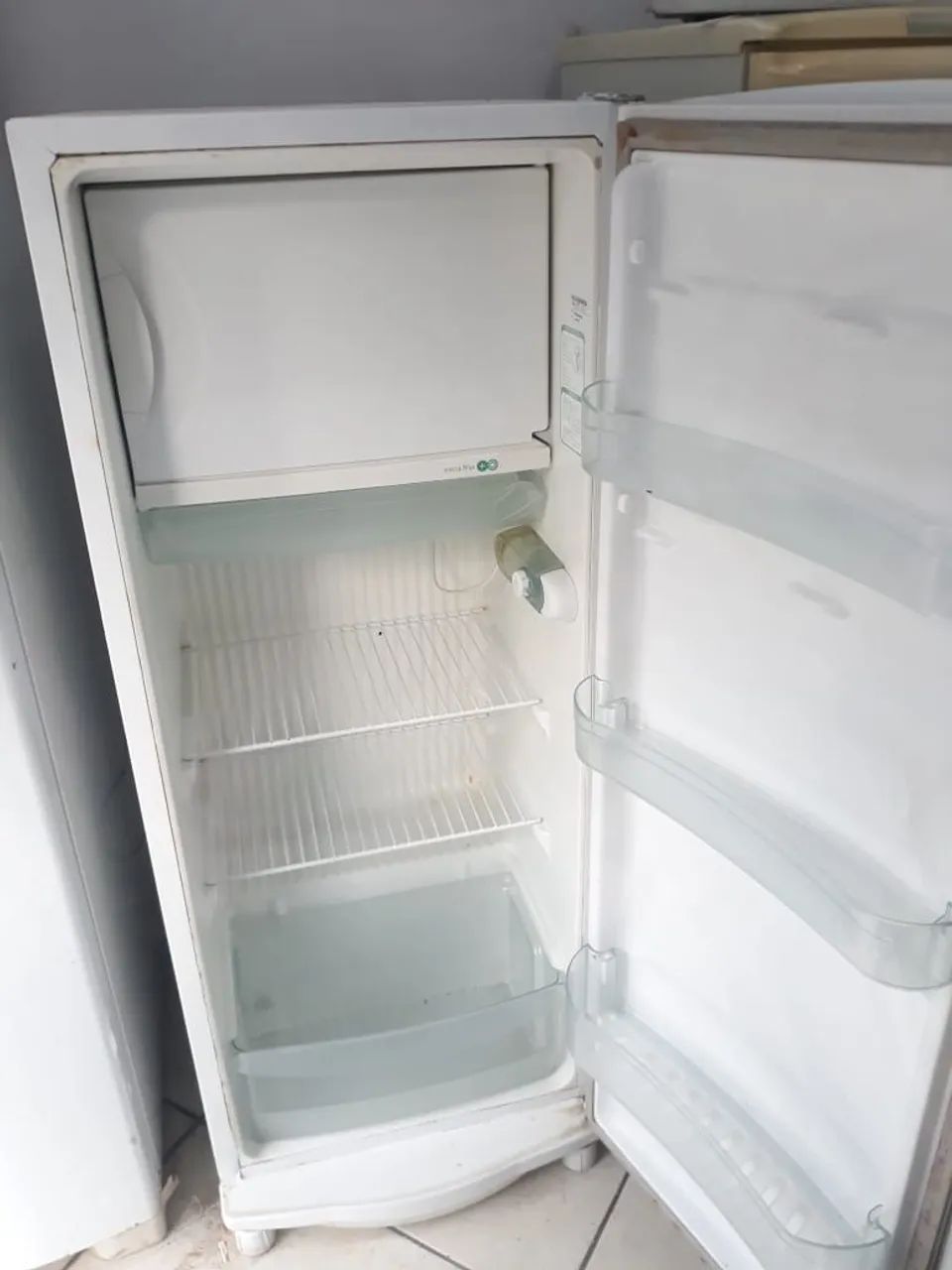 Geladeira consul bem conservada só 799,99 - Foto 2