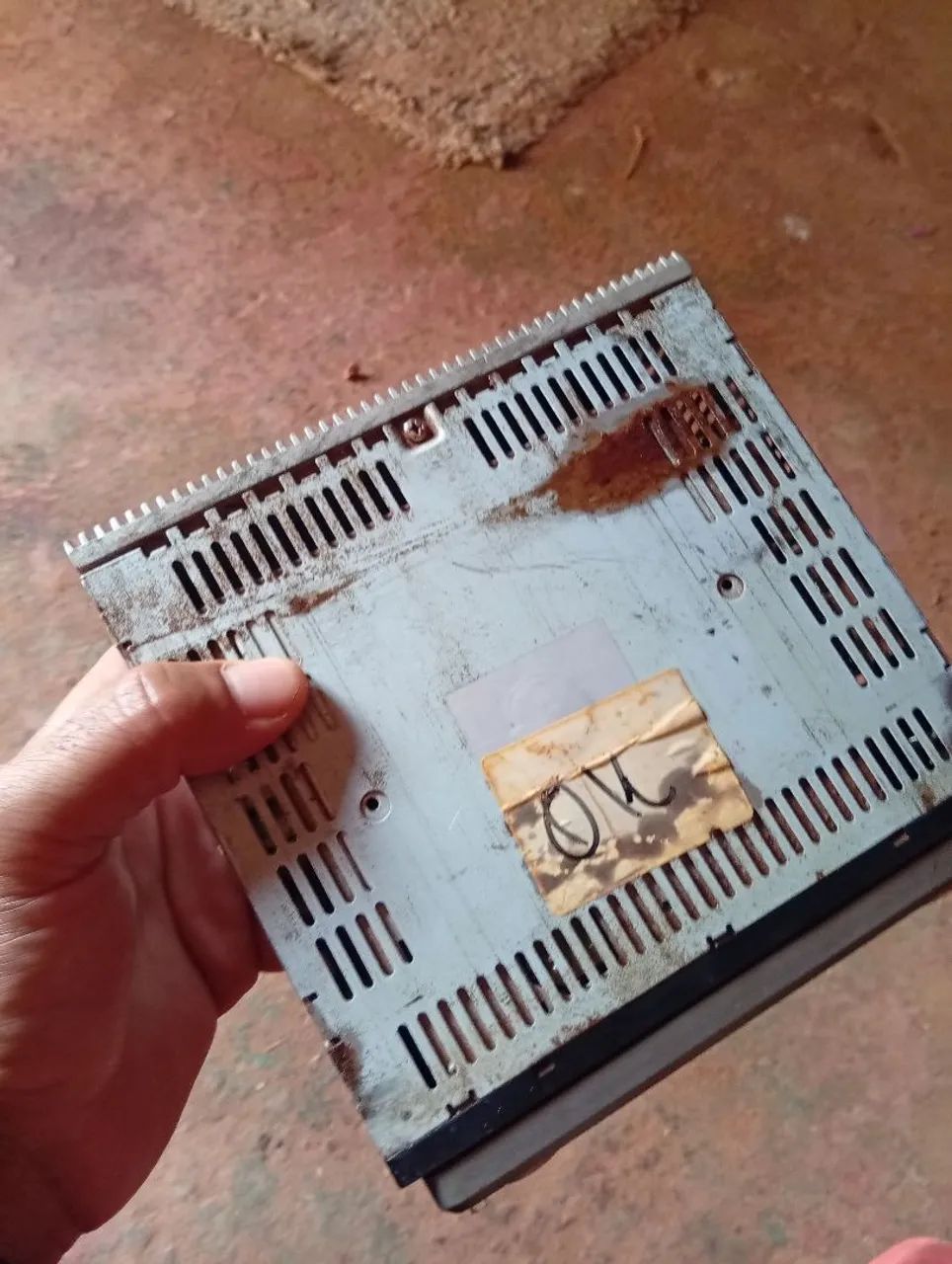 Toca cd e contém entrada pra cabo auxiliar  - Foto 5