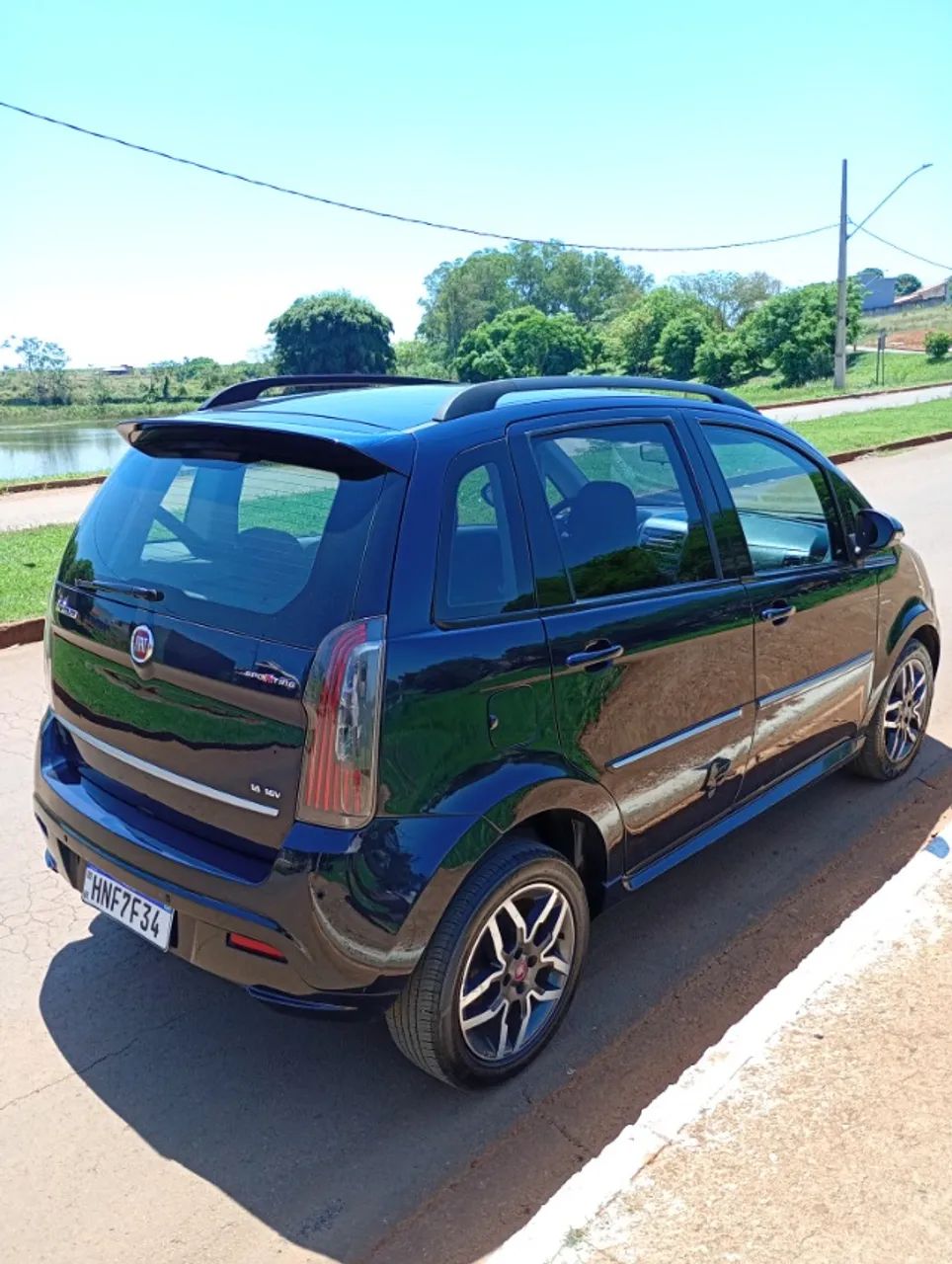 Fiat Idea Sporting Dualogic 1.8 Flex 16V 5P 2011 - Foto 2