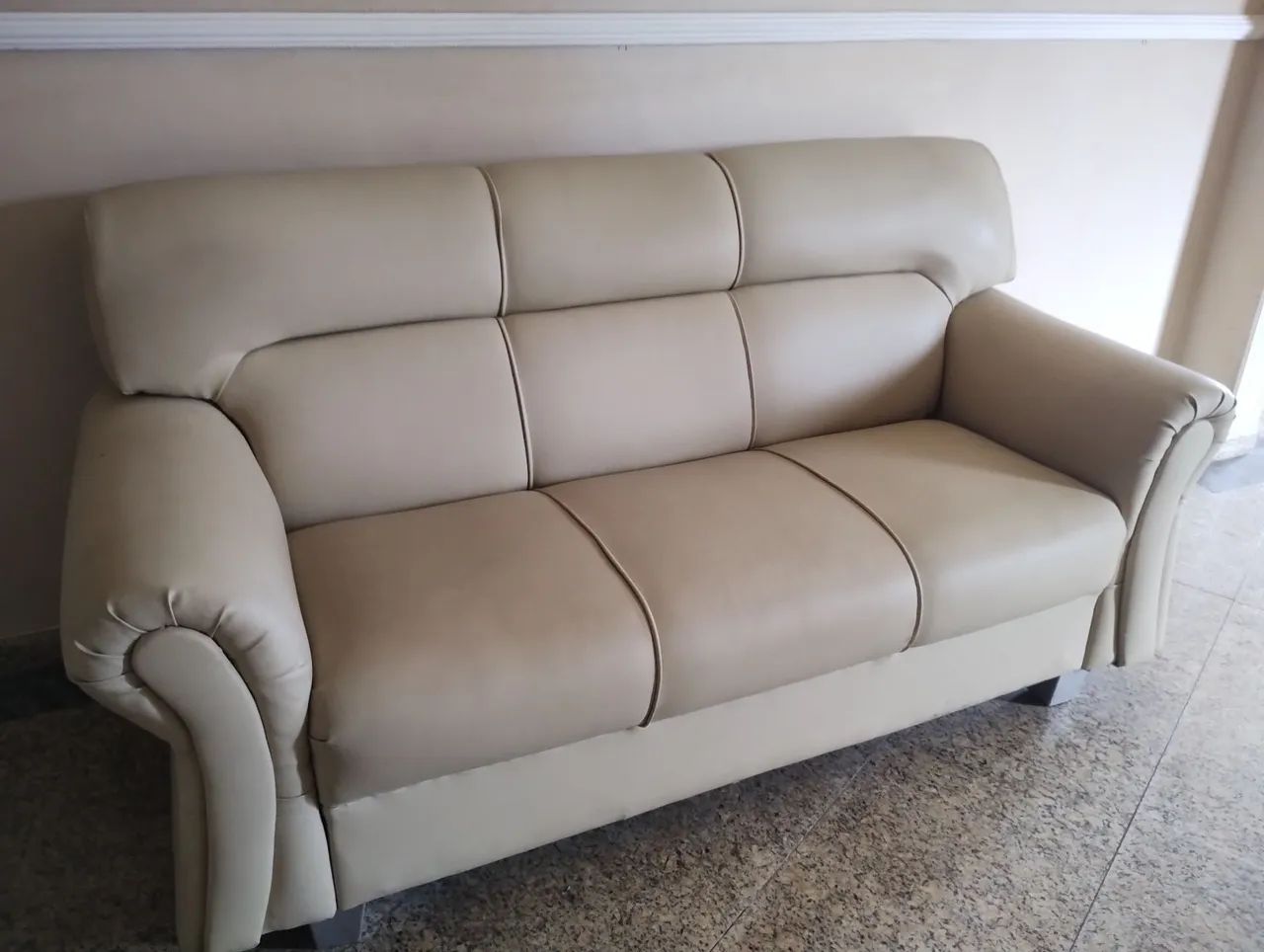 Lindo conjunto de sofá!!  3 e 2 lugares