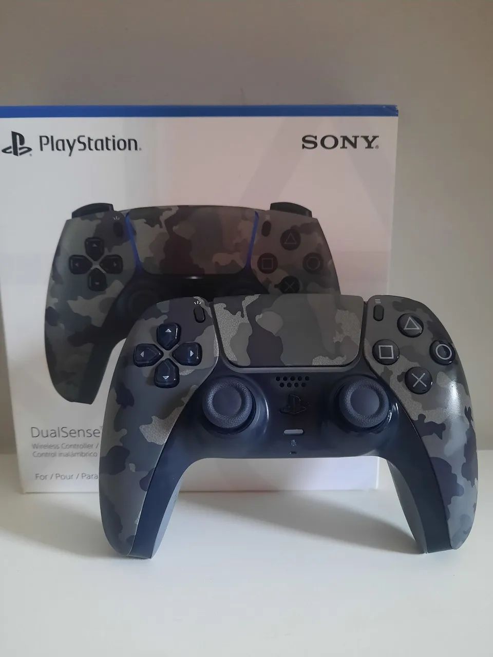 Controle de PS5 camuflado 