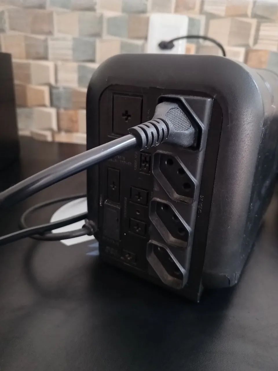 Estabilizador 127v 4 saídas funcionando perfeitamente  - Foto 4