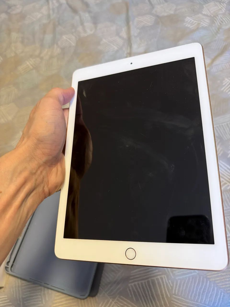 iPad 8, 6ª geração tela de 9,7 polegadas e 128GB de memória) 