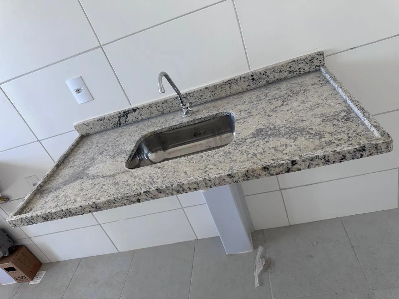 Pias, cubas e vasos sanitários