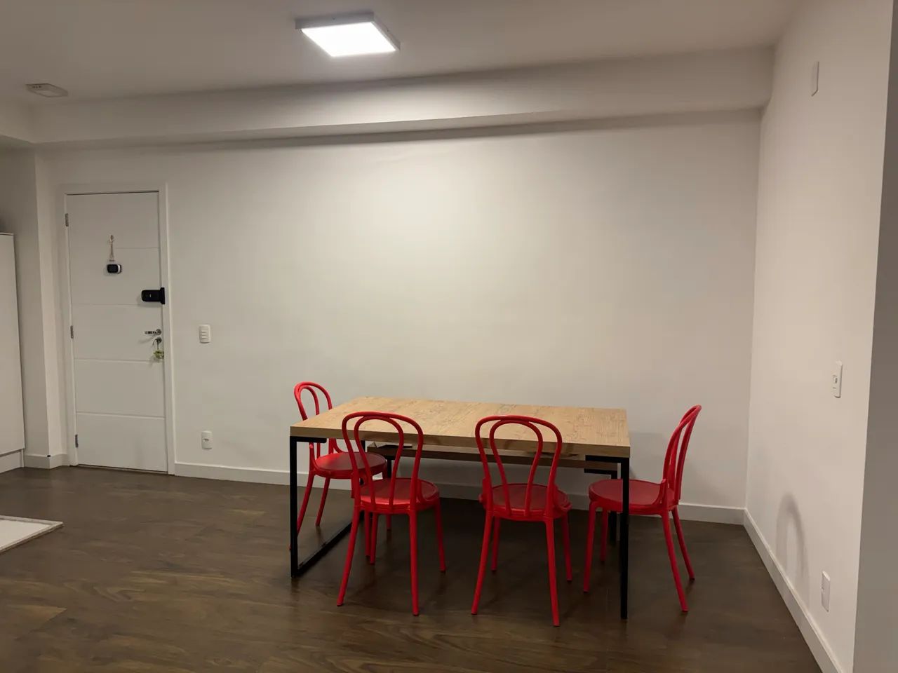 CADEIRAS VERMELHAS - Foto 2