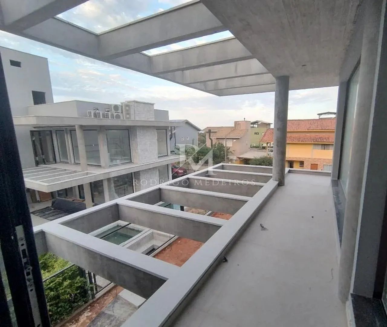 Casa contemporânea com 4 quartos no Campeche, Florianópolis - Foto 4