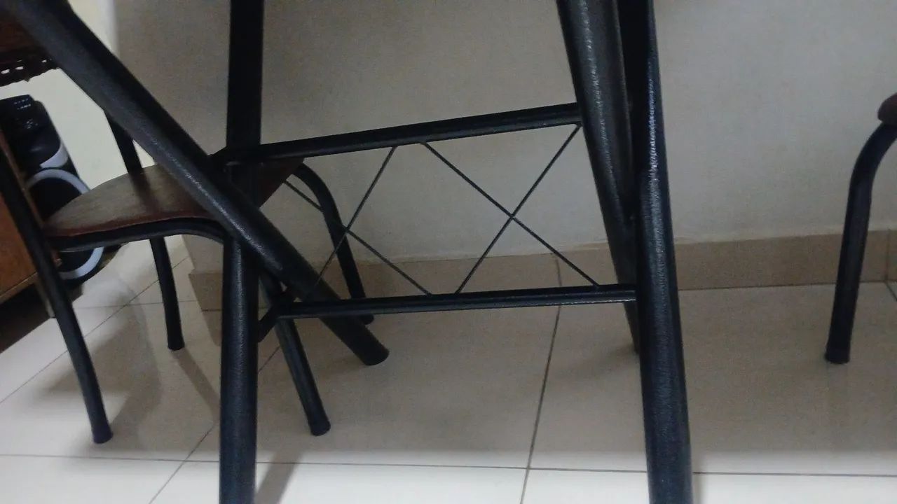 Mesa de pedra marmore, em boas condições.  - Foto 2