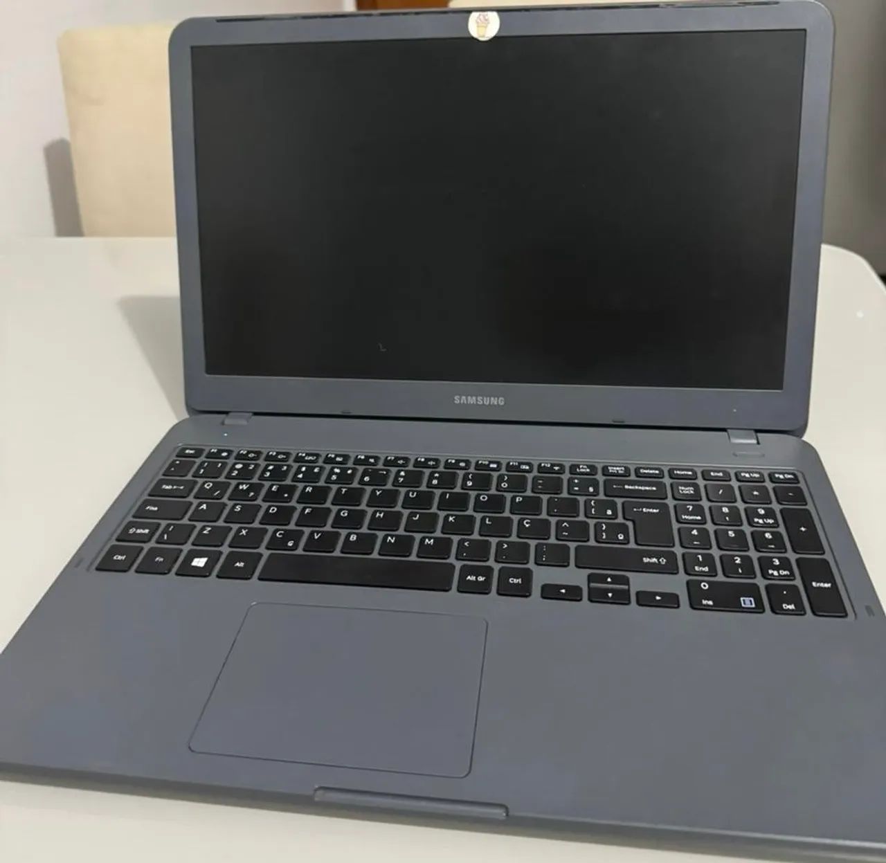 Notebook Samsung Essentials E20