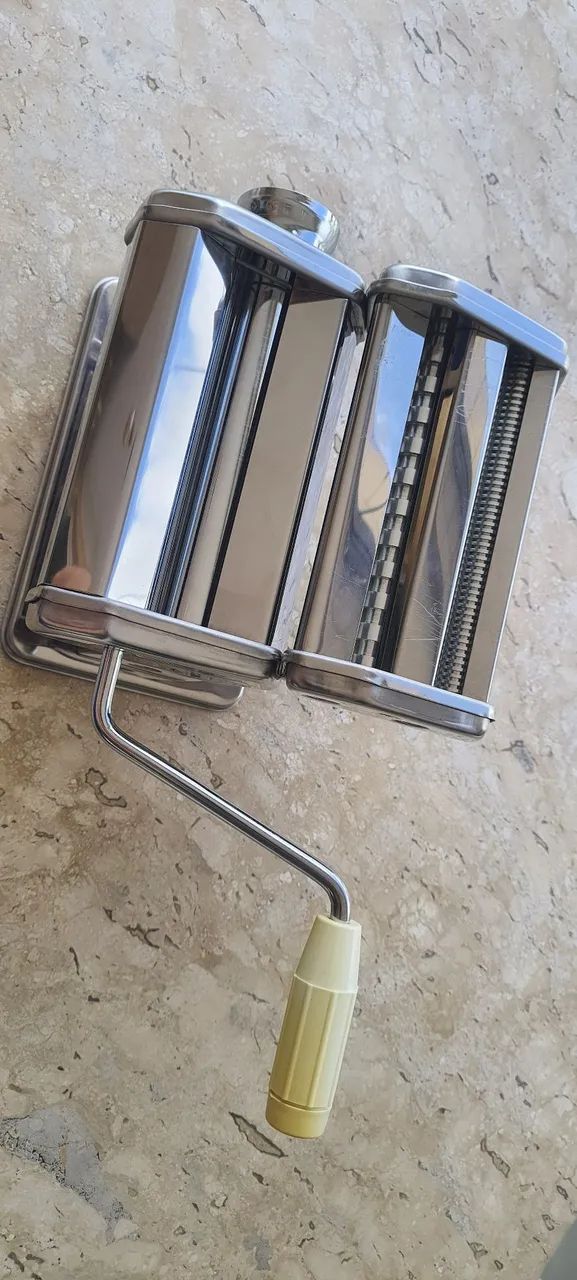 Máquina de Macarrão Manual / Cilindro de Massa Inox cromado - Massas Frescas 