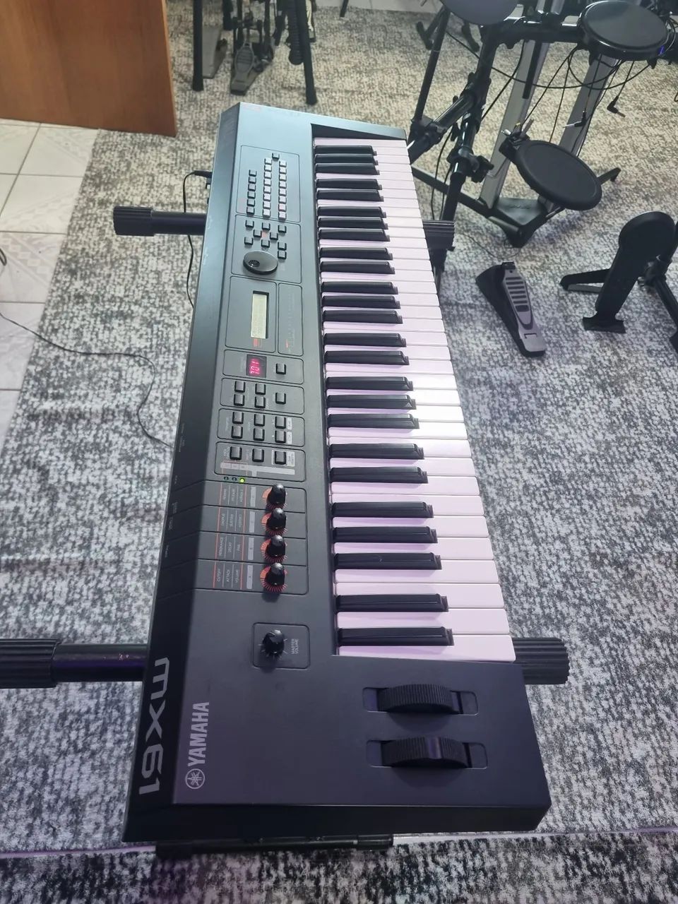 Teclado Yamaha MX61 V2