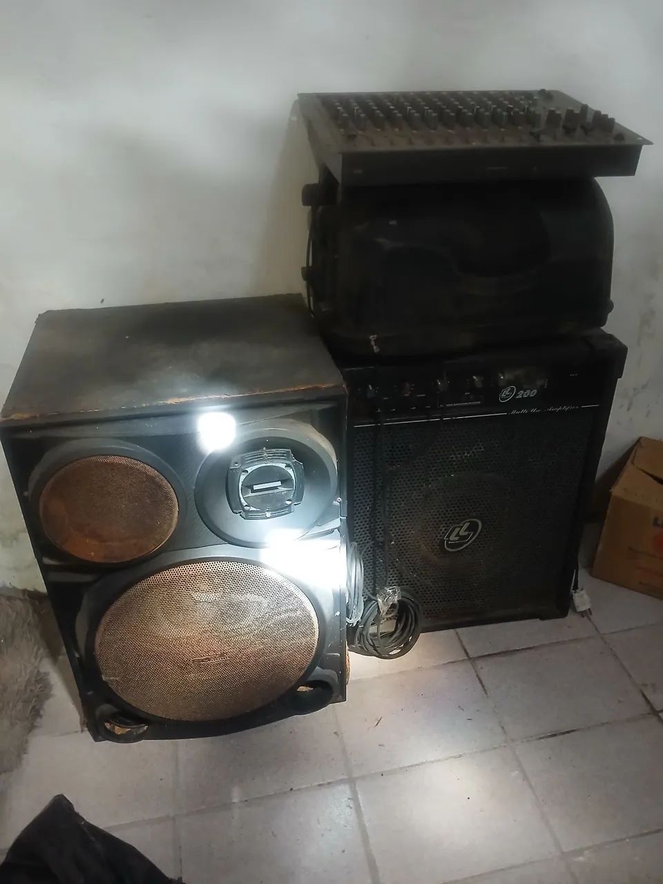 Caixa de Som, Mesa de Instrumentos