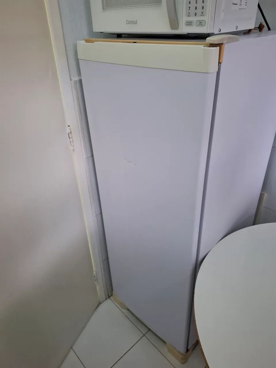 Geladeira pequena 