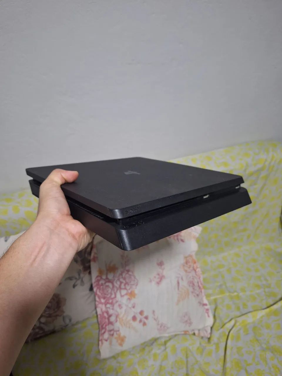 PlayStation 4 slim 1 tera