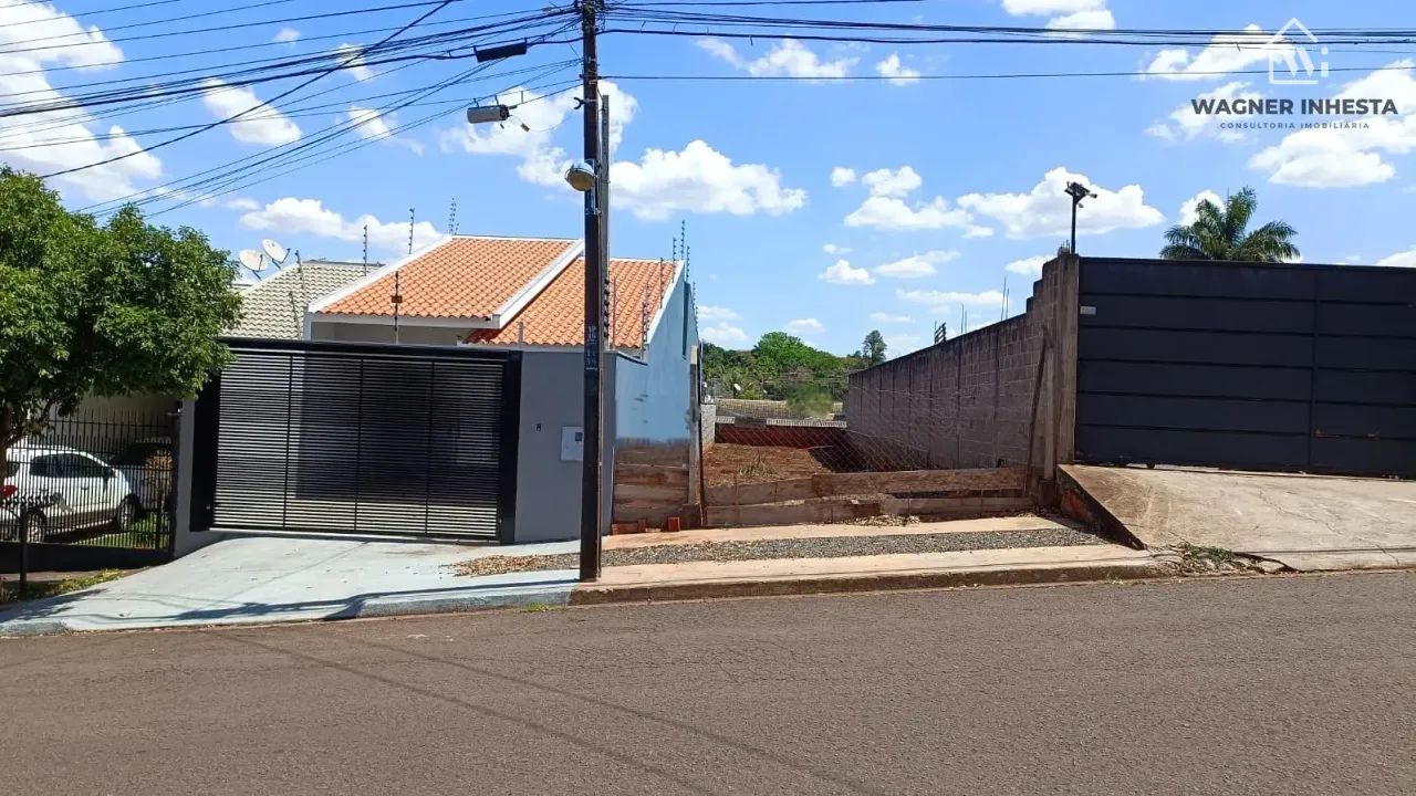 Meio Terreno DESMEMBRADO com 192m² à venda em Maringá, PR