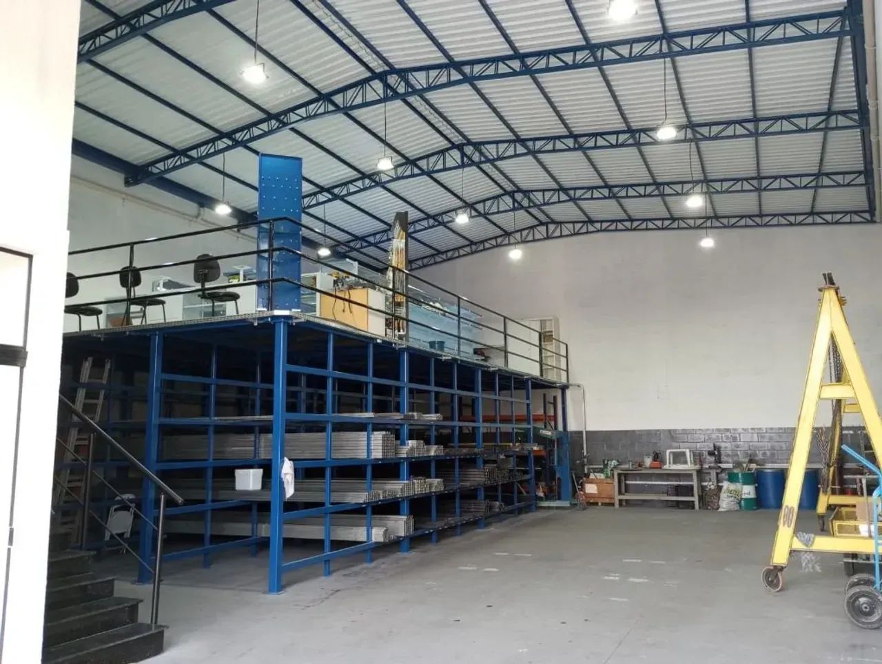 Galpão completa com mezanino, documentação 100% regularizada e pronta para operar! Jacarei - Foto 4