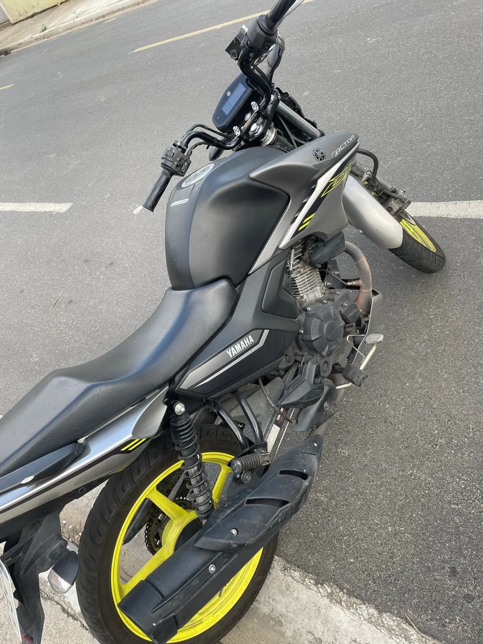 Vendo moto Yamaha Factor  - Foto 3