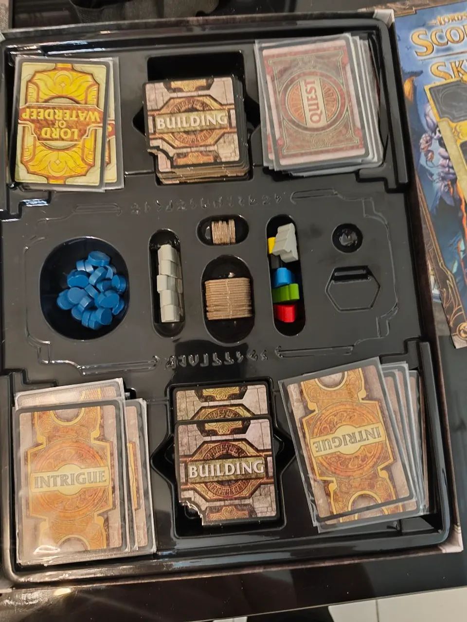 Scoundrels of SkullPORT - Expansão Lords of Waterdeep Board Game - Foto 2