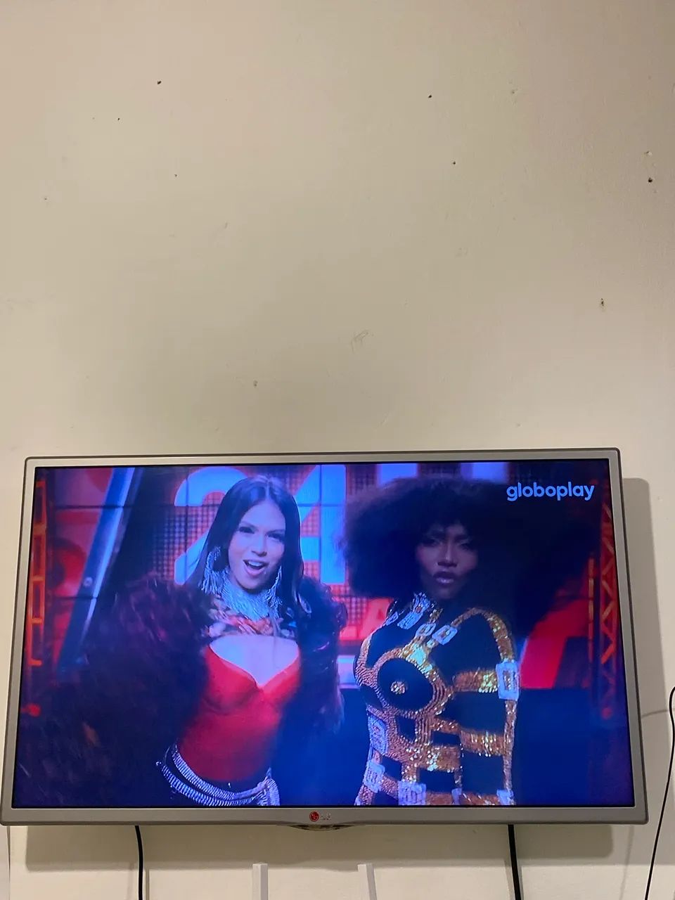 Tv LG 32 polegadas ( não é smart)