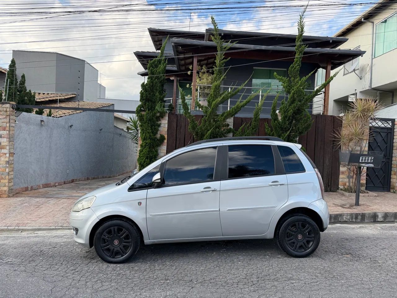 Fiat Idea Attractive 1.4 Fire Flex 8V 5P 2012