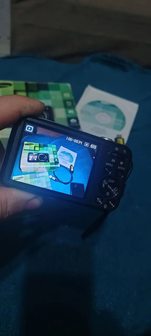 câmera top com 2 visor funcionando perfeitamente na caixa  - Foto 2