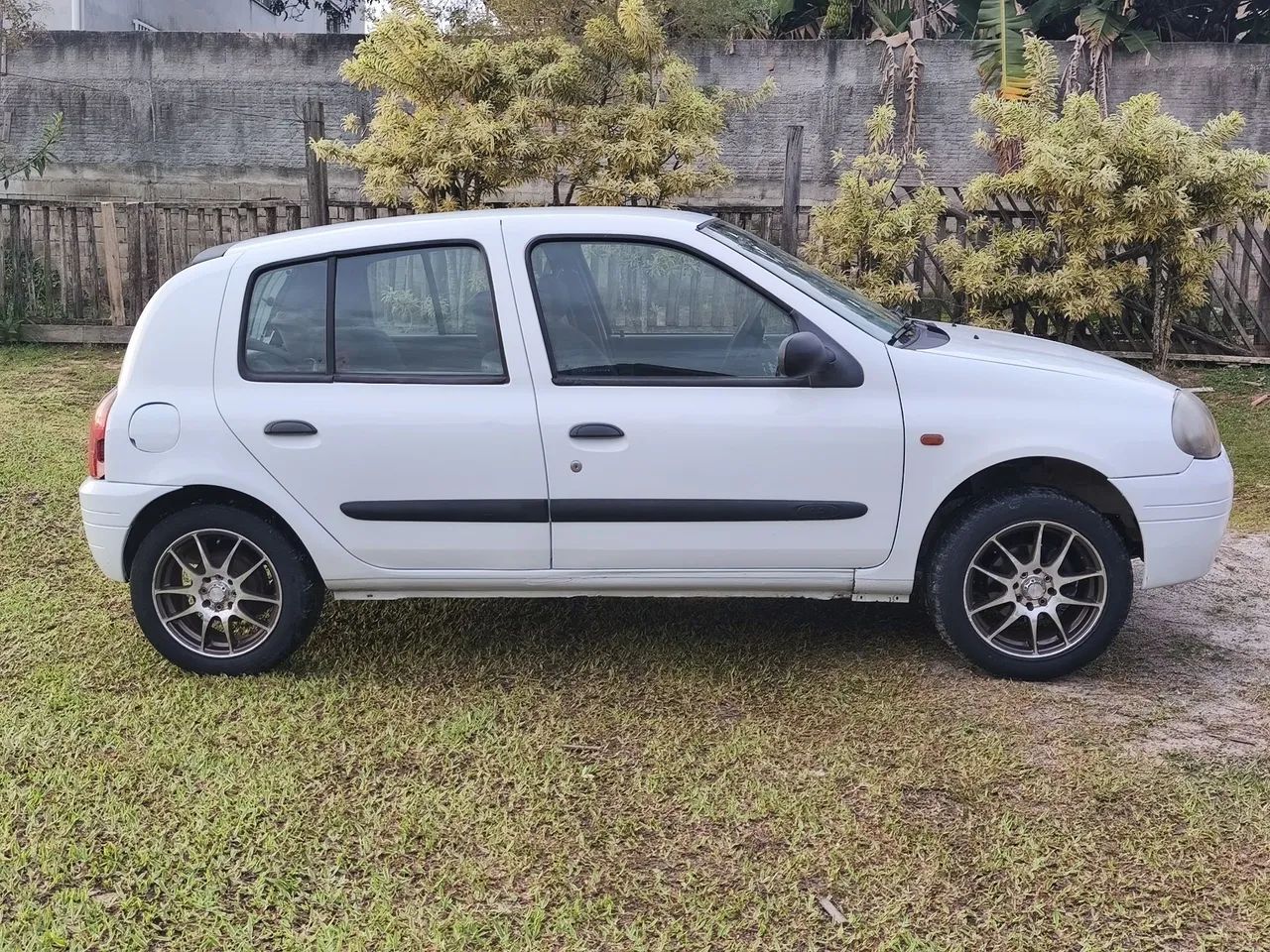 Renault Clio RN/ Expression 1.0 5P 2001 - Foto 2
