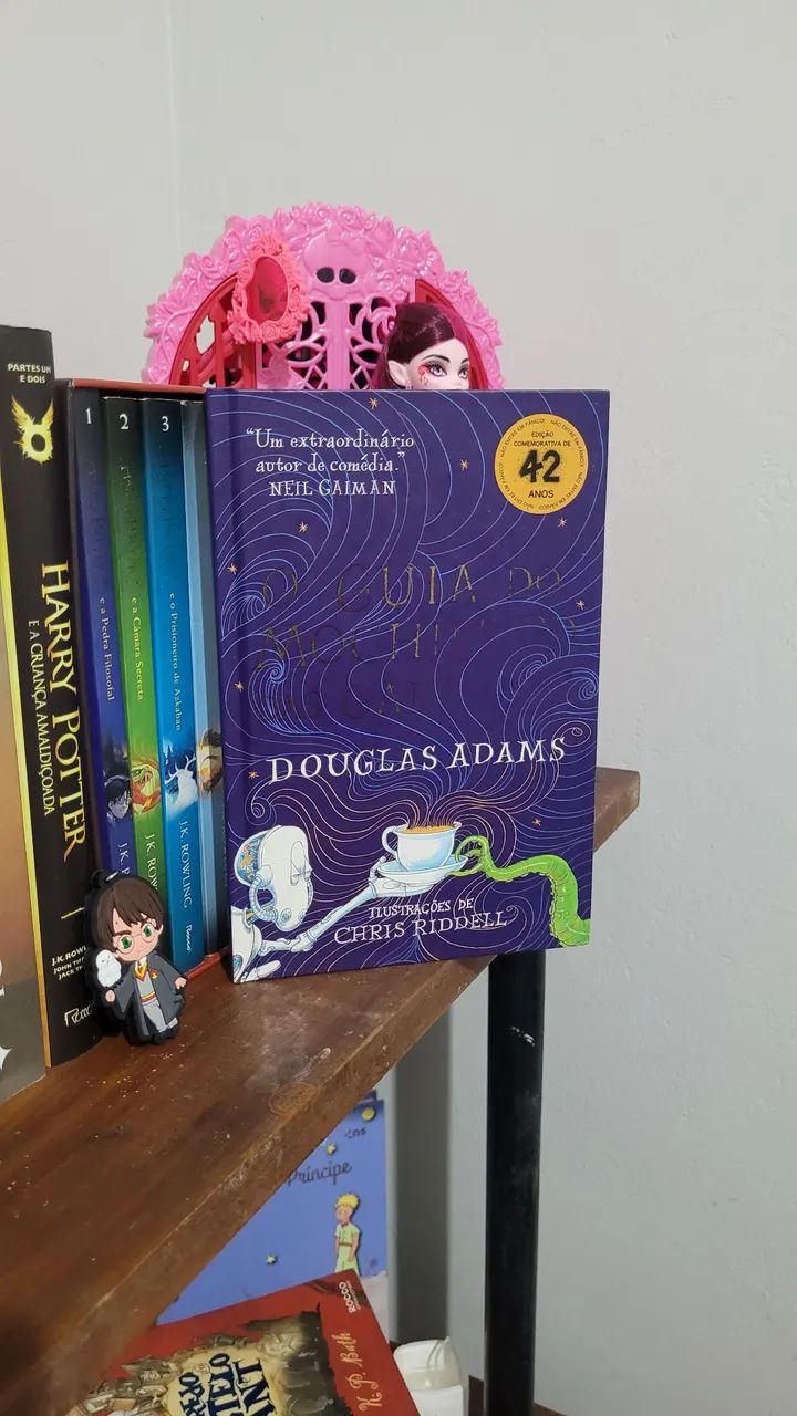 O guia do mochileiro das galáxias - Edição Ilustrada. Douglas Adams