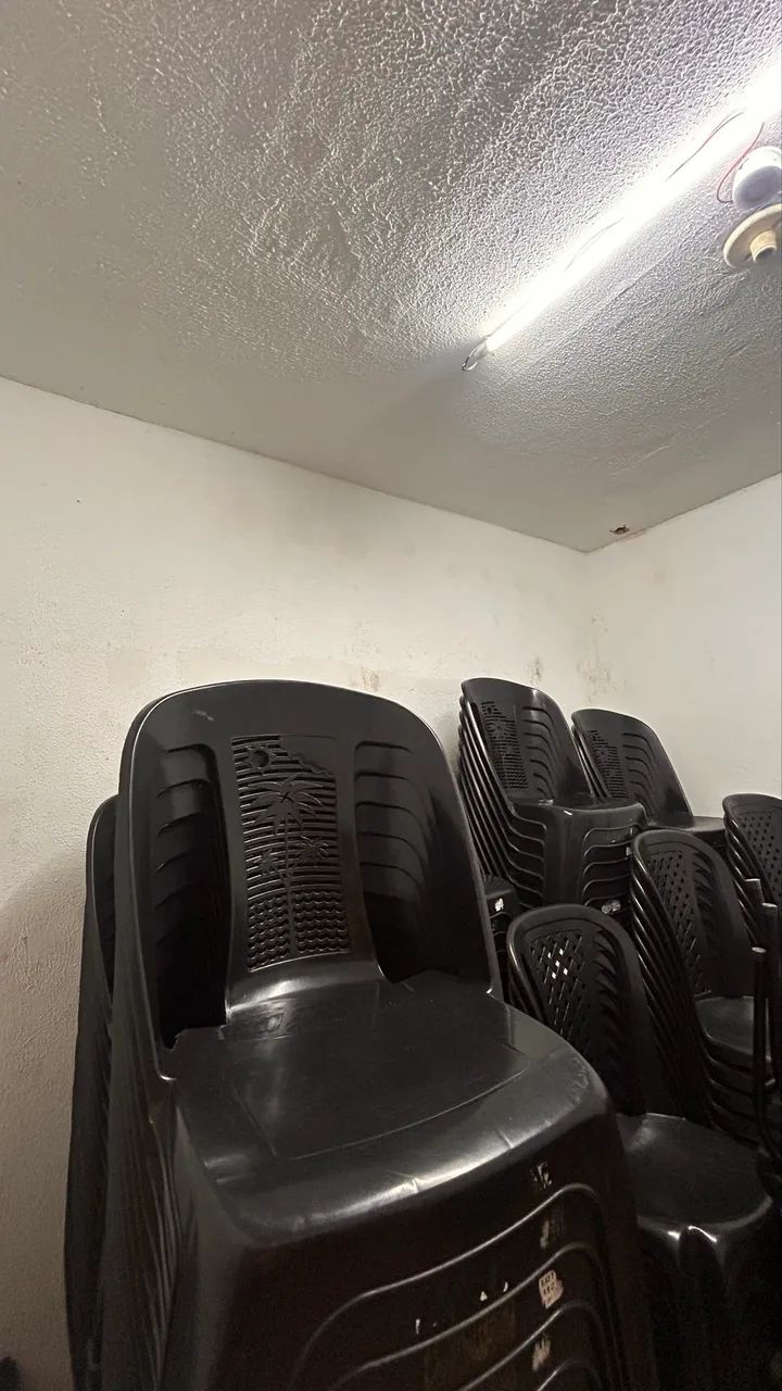 CADEIRAS PRETA - SEMINOVAS