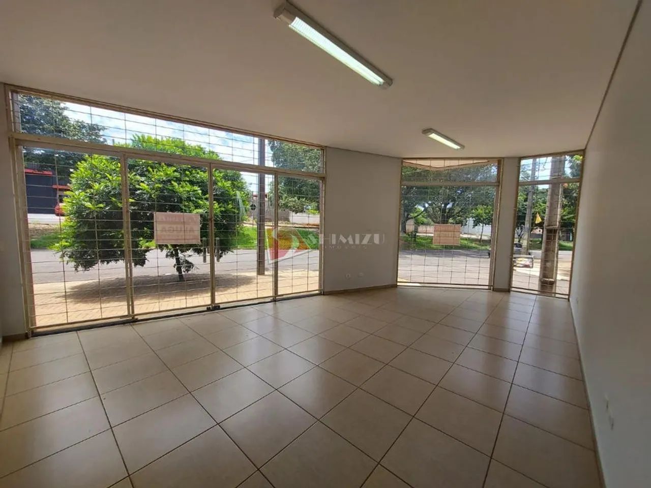 Salão para alugar em Maringá, Parque das Laranjeiras, com 37 m² - Foto 2
