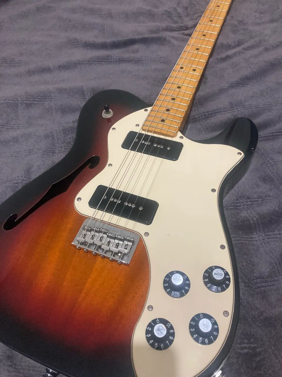 Guitarra Fender Thinline Modern Player 