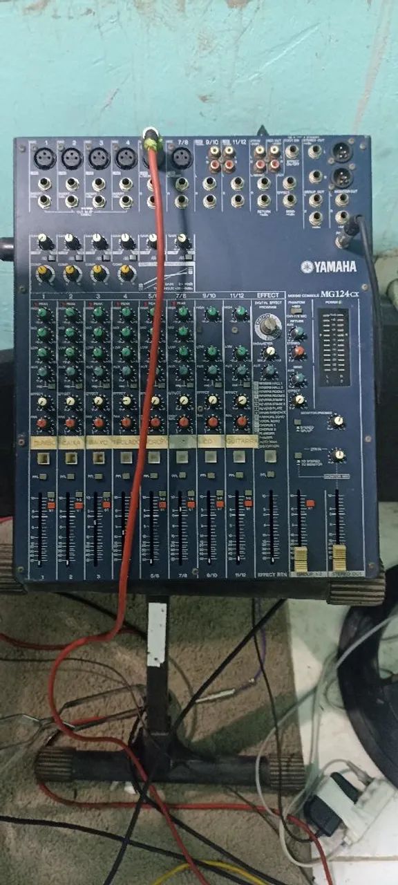 Mesa analógica Yamaha 12 canais  - Foto 2