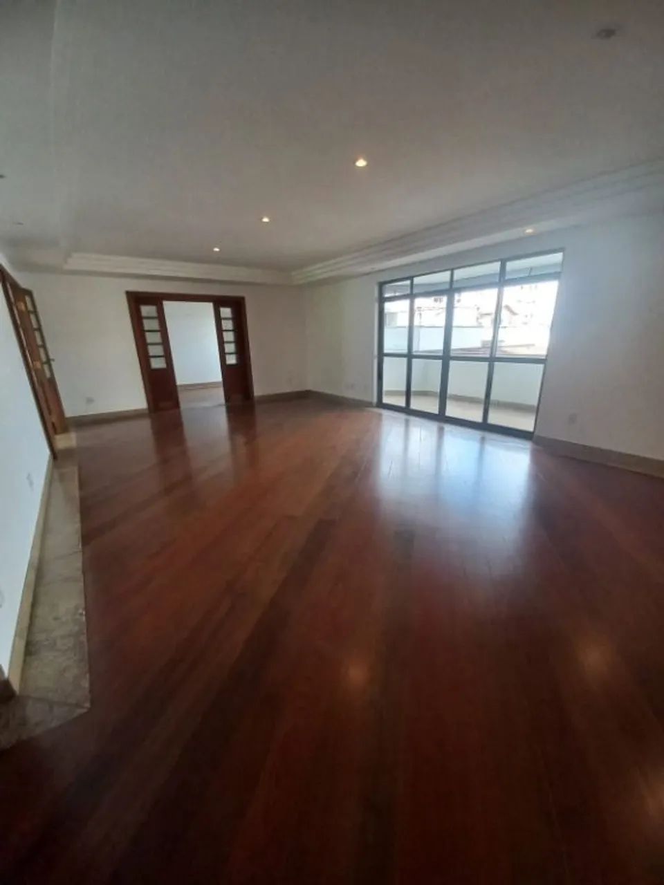 Excelente apartamento de 4 quartos no Bom Pastor