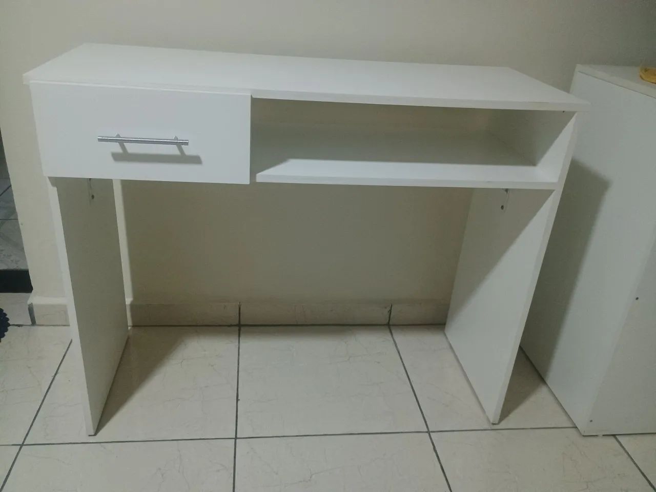 Mesa com gaveta muito uso - Foto 2