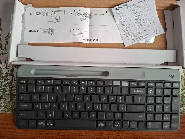 Teclado  Logitech K580 - Foto 2