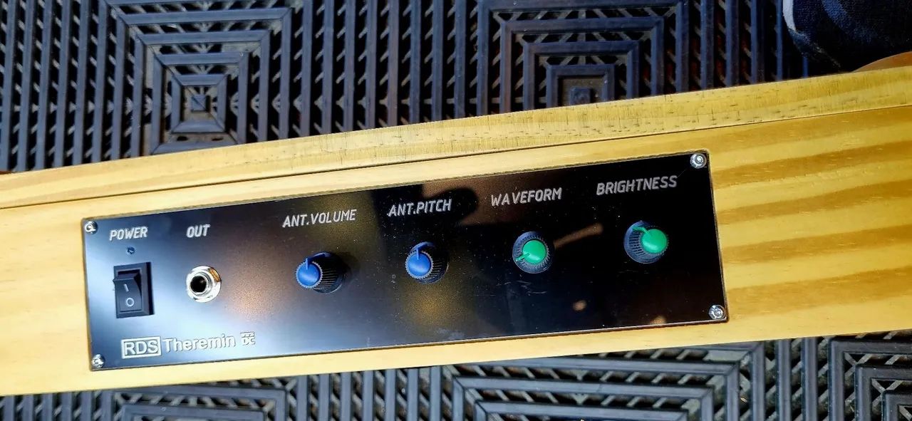 RDS Theremin-DC - Foto 2