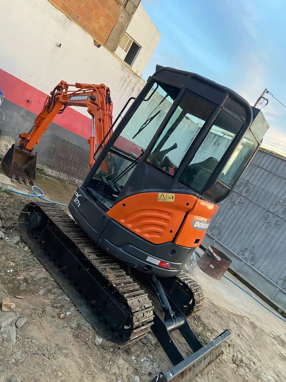 VENDO MINI ESCAVADEIRA DOOSAN  - Foto 2