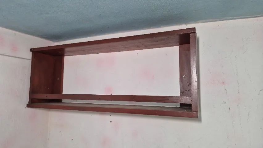 Conjunto prateleira e armário de madeira - Foto 3