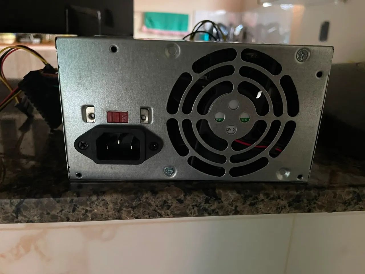 Fonte de pc fortrek 200w - Foto 2